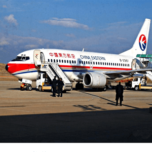 柳州白莲机场物流航空快运业稳步发展的原因是什么？